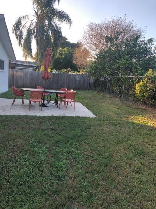 Delightful 3 Bdrm Home, Mins To Clearwater Beach Екстер'єр фото